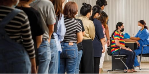 waiting-line-in-clinic