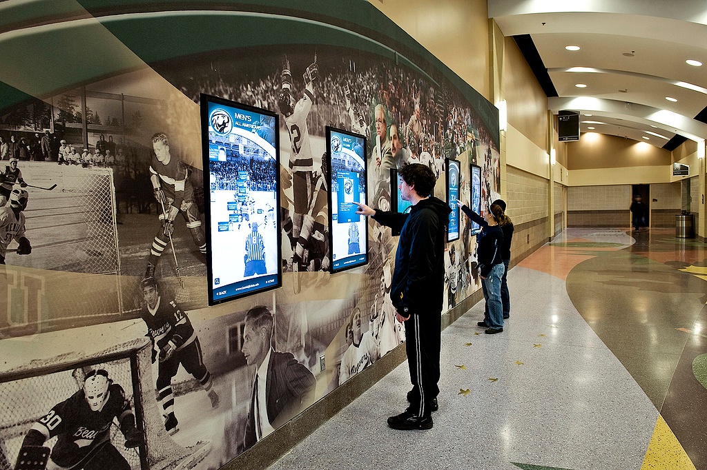 digital signage for schools